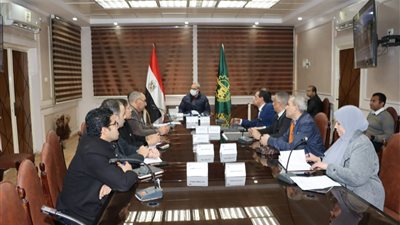 محافظ القليوبية يناقش مشروع إنشاء السوق الحضاري وموقف السيارات بالقناطر الخيرية