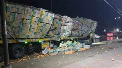 تعطل حركة الطريق الزراعي بسبب انقلاب 