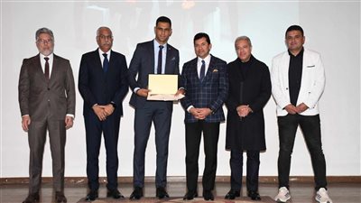 وزير الشباب والرياضة يُكرم الحكام المصريين المشاركين في بطولة كأس الأمم الأفريقية بكوت ديڤوار