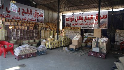 محافظ الجيزة يطمئن على انتظام حركة البيع والشراء بمنافذ سوق الجملة بأكتوبر (صور)