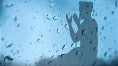 دعاء عند نزول المطر للرزق.. اللَّهمَّ إنِّي أَعوذ بك مِن الفَقرِ