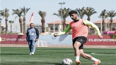  زياد كمال يؤدي تدريبات تأهيلية على هامش مران الزمالك