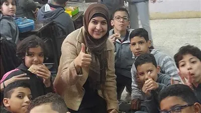 «مجبوش كحك».. معلمة تكافئ طلابها بفطار جماعي: «عملنا سندوتشات شعبي وجبنة» (صور)