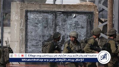 قوات الاحتلال تقتحم مدينة الخليل بالضفة الغربية وتطلق قنابل الغاز بكثافة تجاه المواطنين