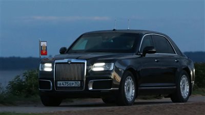 بوتين يهدي زعيم كوريا الشمالية سيارة روسية الصنع