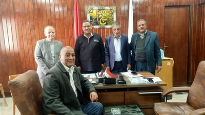 صرفها الخميس.. نقابة معلمي قوص يشيد بفريق دفع المستحقات المالية للعاملين بالتعليم