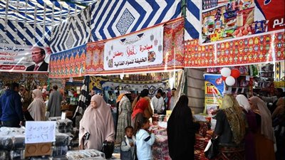 افتتاح اهلا رمضان قنا.. وتوفير السلع بأسعار مخفضة