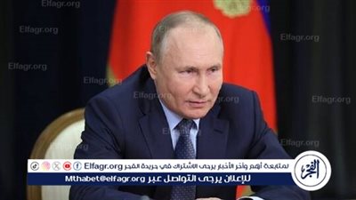 بوتين يضع إكليلا من الزهور عند ضريح الجندي المجهول في موسكو