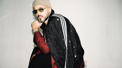 بالفيديو والصور.. أبو يطرح الأغنية الرسمية لمهرجان أسبوع القاهرة للتصميم 