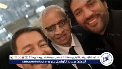 أحمد زاهر يشارك صور جديدة من كواليس 