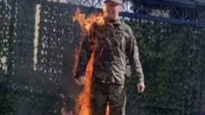 باحث سياسي يكشف تداعيات إقدام جندي أمريكي على إحراق نفسه أمام سفارة إسرائيل