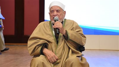 أحمد عمر هاشم: ذاكرة التاريخ لم تنس همة وعطاء شيوخ الأزهر الماضي