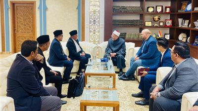 مفتي الجمهورية يستقبل وفدًا ماليزيًّا برئاسة مفتي ولاية بيراك لبحث التعاون الإفتائي