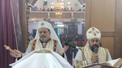 الأنبا بشارة يترأس القداس الإلهي بكنيسة السيدة العذراء بالبياضية