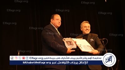 بالصور.. نجوم الفن يشاركون في تكريم اسم الفنان الراحل محمود عزمي