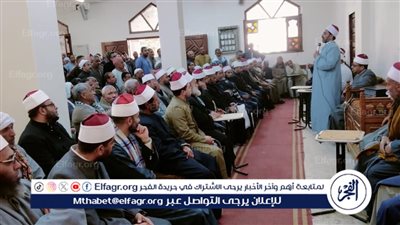 وكيل أوقاف الفيوم يجتمع بالعاملين.. ويؤكد: الإخلاص والأمانة والتفاني في العمل أهم مقومات النجاح