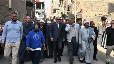 محافظ قنا يتفقد أعمال الرصف بنقادة على هامش افتتاح عدد من المشروعات القومية