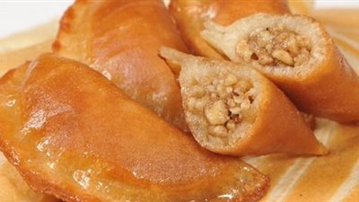تألقي في المطبخ خلال شهر رمضان: طريقة سهلة لتحضير القطايف 