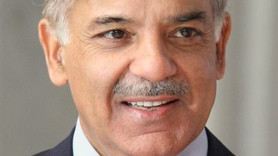 بعد انتخابه رئيسًا للوزراء للمرة الثانية.. من هو شهباز شريف؟