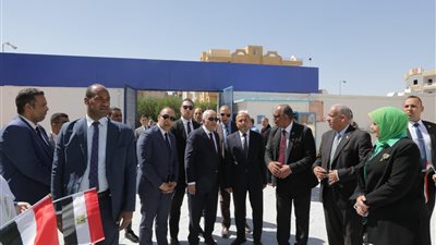 “حجازي” يتفقد مدرسة 