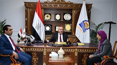 محافظ قنا ورئيس هيئة التخطيط العمراني يعتمدان مخطط التنمية والتخطيط الحضاري للحميدات