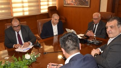 محافظ بورسعيد يبحث سبل التعاون مع وفد شركة 