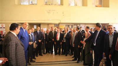 نقيب المحامين يجري جولة تفقدية لاستراحات المحامين بمجمع محاكم أسيوط