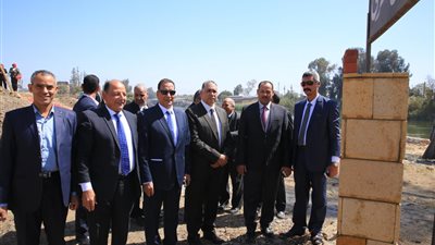 نقيب المحامين يضع حجر الأساس للنادي النهري بأسيوط