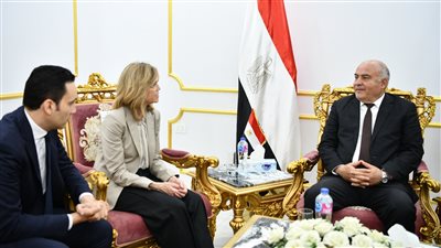 بحجم استثمارات 1،1 مليار دولار.. محطة طاقة شمسية بنجع حمادي