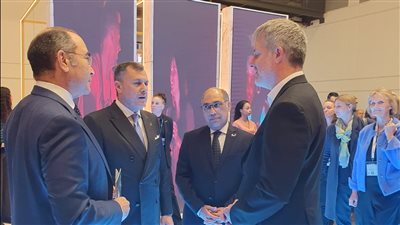 وزير السياحة والآثار يستقبل عمدة برلين بالجناح المصري في بورصة برلين السياحية