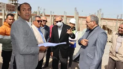 محافظ القليوبية يتفقد موقع إنشاء محطة وقود بجوار موقف سيارات مدينة بنها