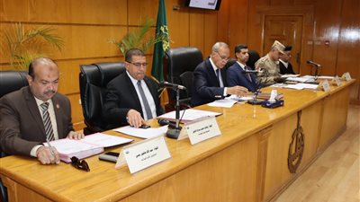 محافظ القليوبية يعقد اجتماع المجلس التنفيذي لمناقشة خطة المحافظة والمشروعات الجاري تنفيذها