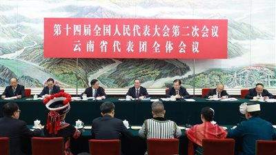 قادة صينيون يحضرون مناقشات في الدورة التشريعية السنوية 