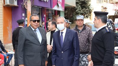 محافظ القليوبية يتابع إزالة 6 طوابق ببرج مخالف بمدينة طوخ