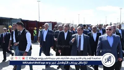 عاجل - رئيس الوزراء يتابع تنفيذ التوجيهات الرئاسية بالإفراج الفوري عن السلع الأساسية ومستلزمات الإنتاج من الموانئ (صور)