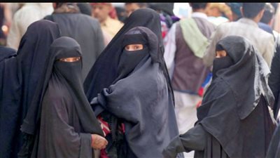 بعد 9 سنوات من الانقلاب الحوثي.. كيف يمرّ يوم المرأة العالمي على النساء في اليمن؟