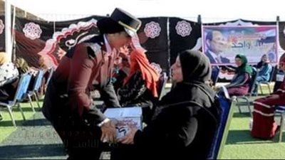 الداخلية تواصل توزيع عبوات غذائية 