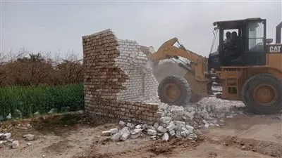 إزالة 13 حالة تعد على أراضي أملاك الدولة بمركزي الفتح وديروط بأسيوط