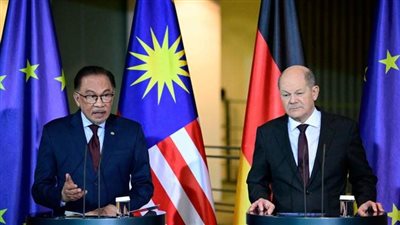  رئيس وزراء ماليزيا ينتقد 