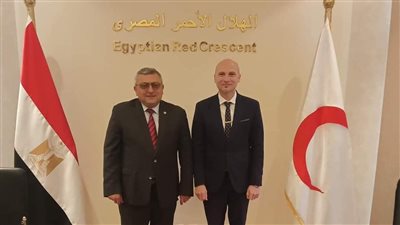 سفير أرمينيا يلتقي مع المدير التنفيذي لجمعية الهلال الأحمر المصرى