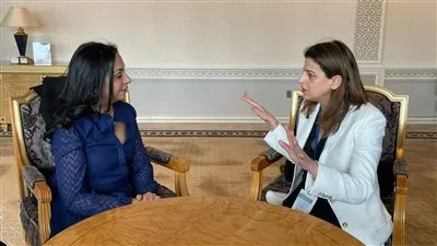 مايا مرسي تجتمع مع مفوضة المساواة بين الجنسين في قبرص لبحث سبل التعاون بين الجانبين