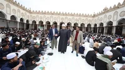 لليوم السادس.. الجامع الأزهر يواصل تنظيمه للإفطار الجماعي للطلاب الوافدين