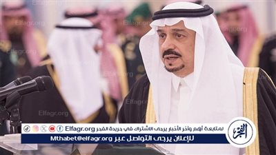 أمير الرياض يؤدي صلاة الميت على الأميرة الفهده بنت عبدالله آل سعود