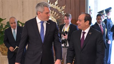 المستشار النمساوي يؤكد ضرورة تعزيز العلاقات الثنائية بين بلاده ومصر في مكافحة الإرهاب