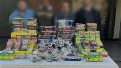 تفاصيل ضبط 120 ألف قطعة ألعاب نارية داخل مخزن بالخليفة 