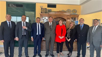 اجتماع مشترك بين 