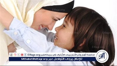 رسائل من القلب في عيد الأم 2024.. عبر عن حبك بأجمل العبارات