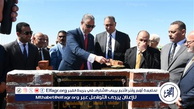 محافظ الفيوم والنقيب العام للمحامين يضعان حجر الأساس لمجمع إسكاني خدمي