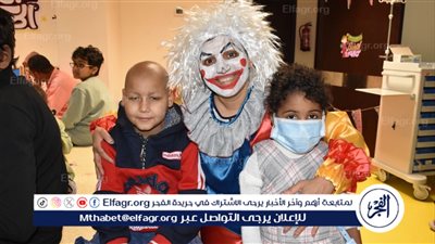 وفد الكنيسة الإنجيلية يوزع الفوانيس على الأطفال مرضى السرطان بمستشفى أورام الأقصر