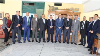 اجتماع مشترك بين 